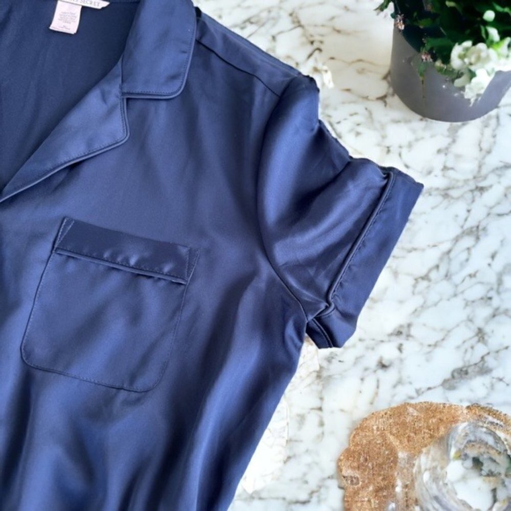 Victoria’s Secret Navy Blue Satin Button Front Lounge Pajama Romper Size Medium - Picture 7 of 11